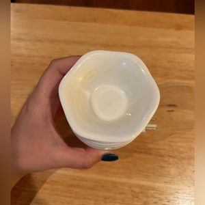 Scentsy Groovy White Wall Plug-In Nightlight Wax Warmer